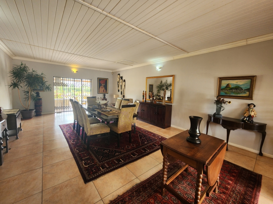 7 Bedroom Property for Sale in Cape Farms Western Cape
